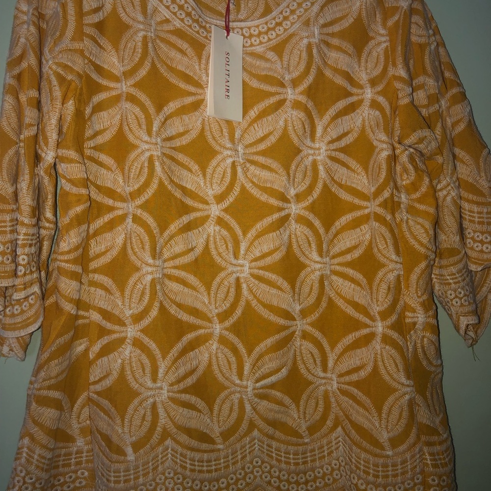 NWT Golden gorgeous size medium Solitaire blouse so unique 🔆 Originally 77$